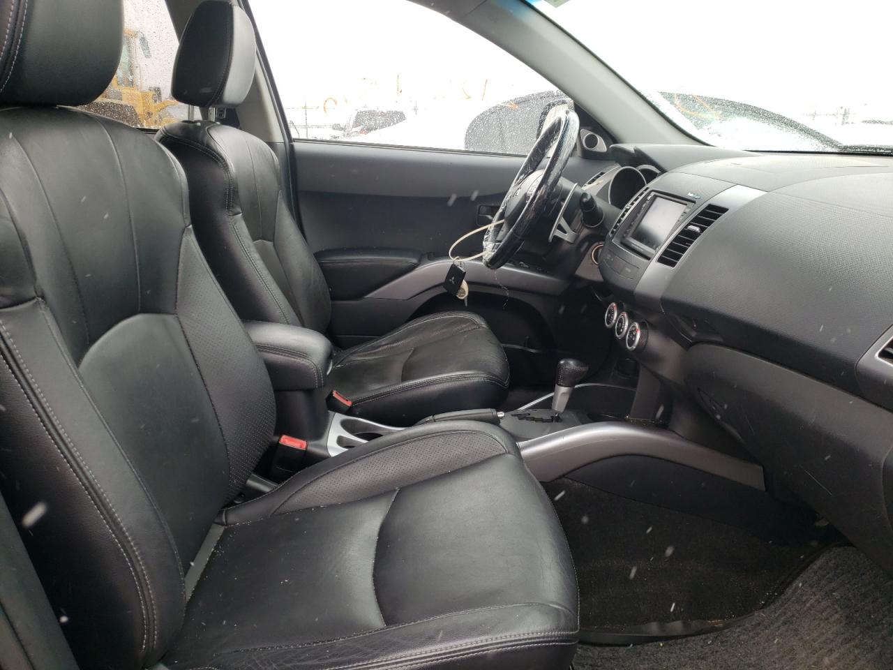 Photo 5 from auction – 2007 MITSUBISHI OUTLANDER with VIN JA4MT41XX7Z601069