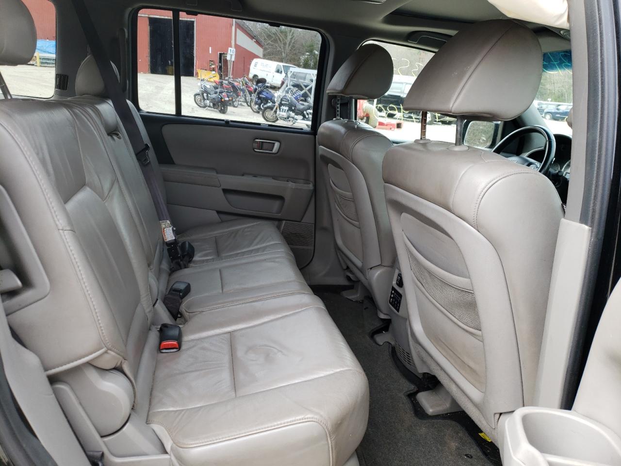 Photo 6 from auction – 2010 HONDA PILOT TOUR with VIN 5FNYF4H99AB033772