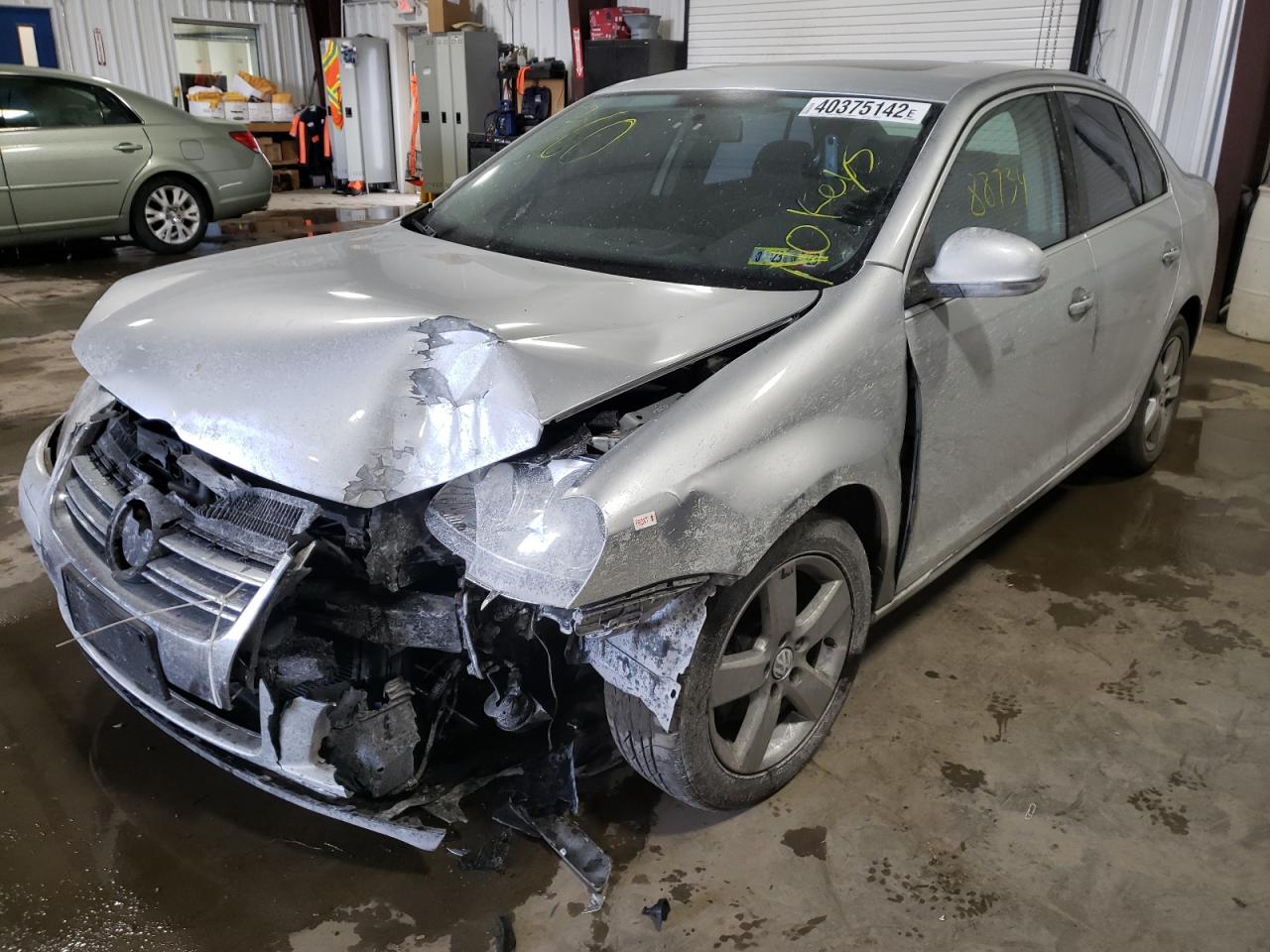 Photo 2 from auction – 2008 VOLKSWAGEN JETTA SE with VIN 3VWRZ71K98M106295