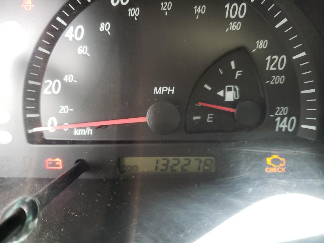 Photo 8 from auction – 2002 TOYOTA CAMRY LE with VIN JTDBE32K220068894