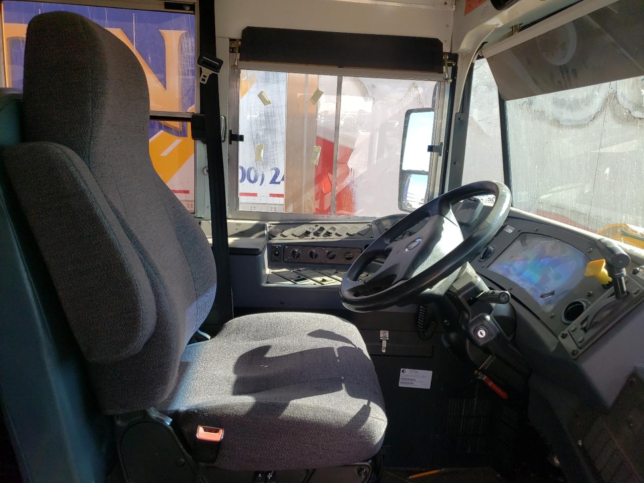 Photo 5 from auction – 2014 BLUE BIRD SCHOOL BUS with VIN 1BAKGCPA8EF297876