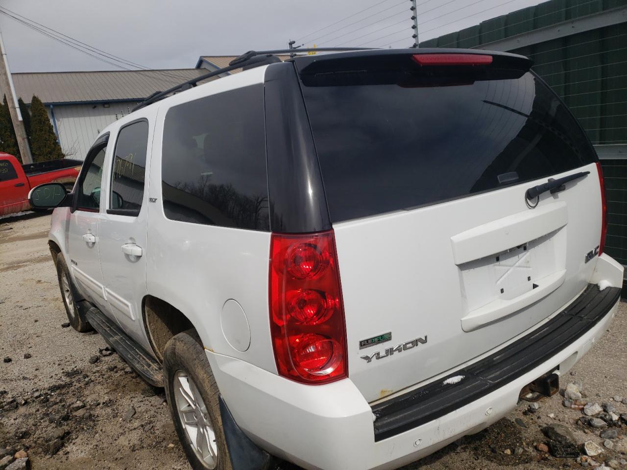 Photo 3 from auction – 2011 GMC YUKON SLT with VIN 1GKS2CE03BR144786