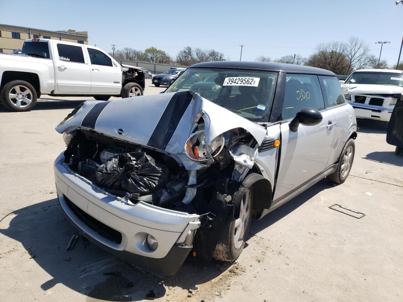 Photo 2 from auction – 2008 MINI COOPER with VIN WMWMF33578TT63119