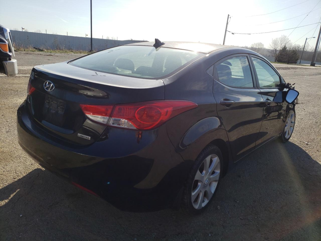 Photo 4 from auction – 2012 HYUNDAI ELANTRA GL with VIN KMHDH4AE2CU334356