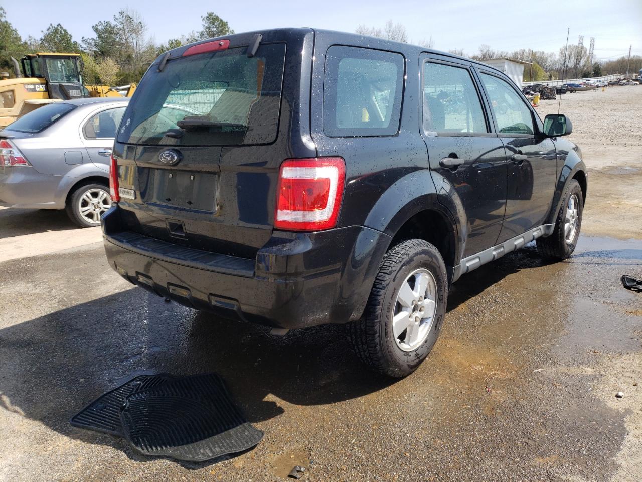 Photo 4 from auction – 2011 FORD ESCAPE XLS with VIN 1FMCU0C77BKC54320