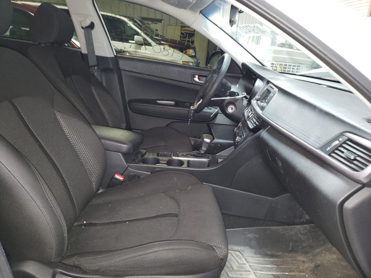 Photo 5 from auction – 2016 KIA OPTIMA LX with VIN 5XXGT4L33GG028340