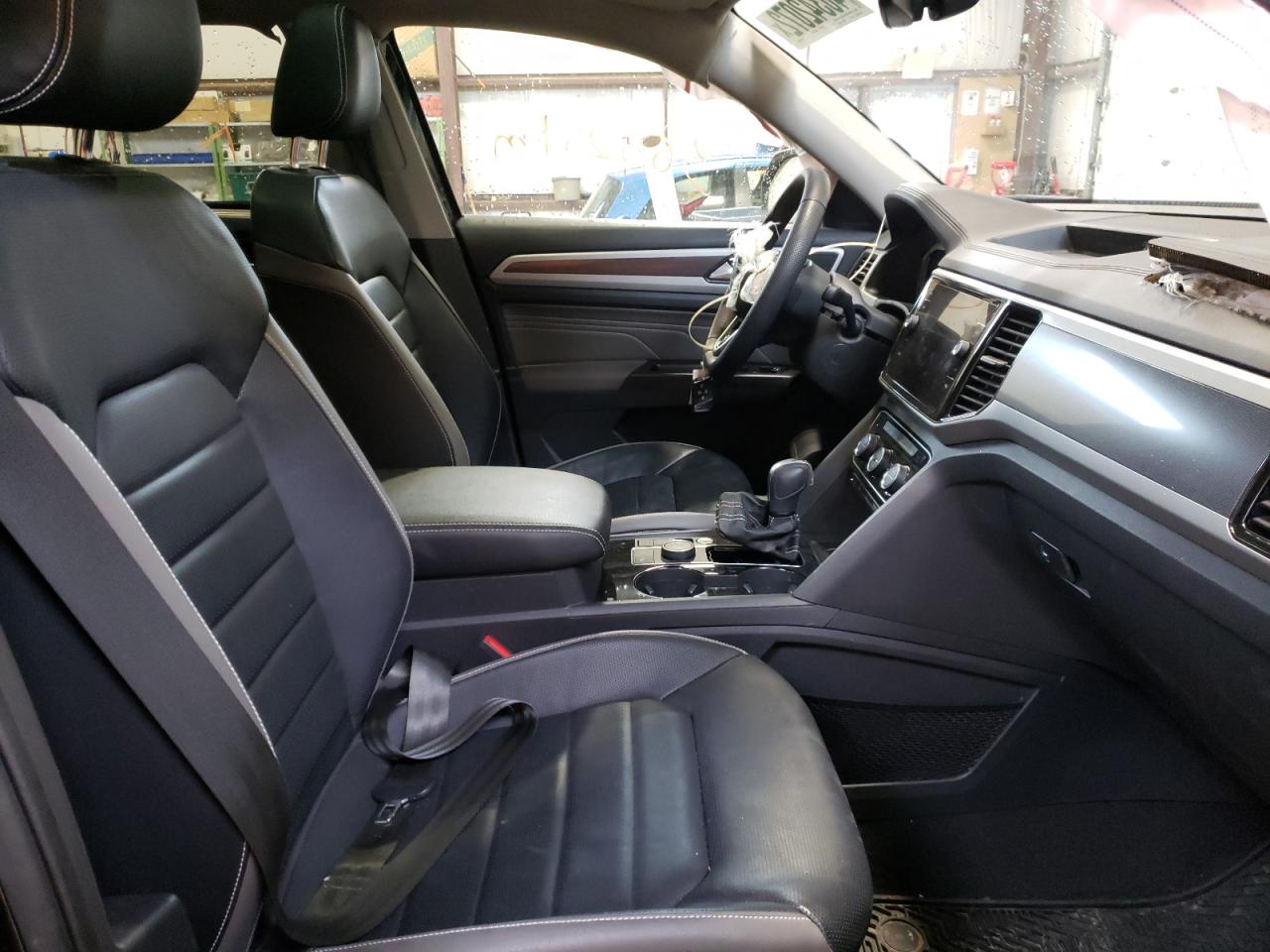Photo 5 from auction – 2021 VOLKSWAGEN ATLAS SEL with VIN 1V2FR2CA4MC558002