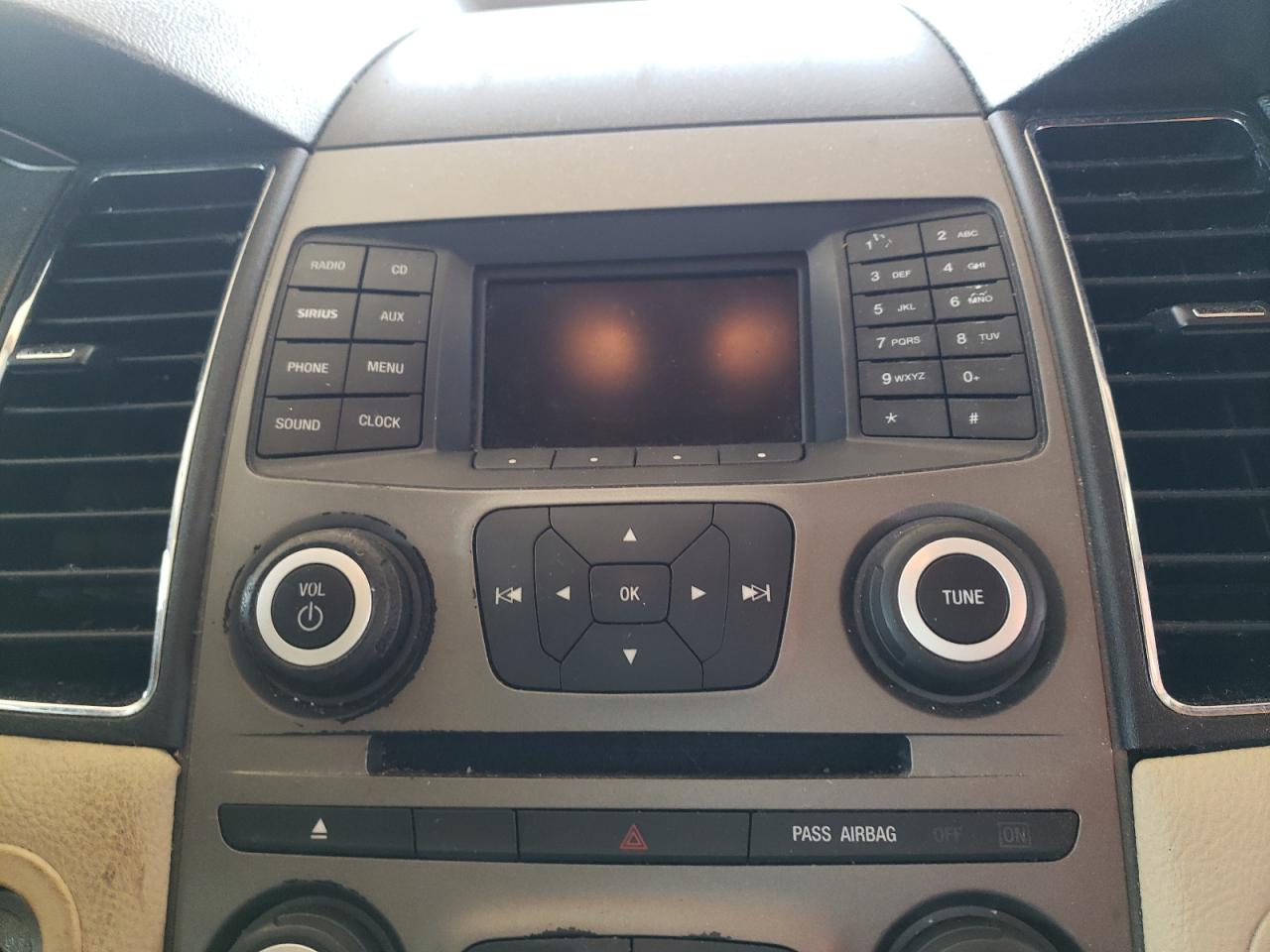 Photo 9 from auction – 2015 FORD TAURUS SE with VIN 1FAHP2D84FG163511