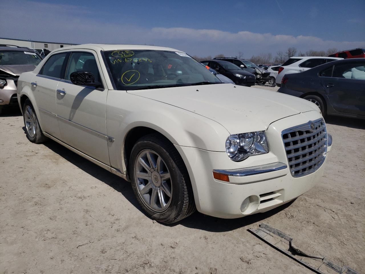 CHRYSLER 300C 2005 with VIN 2C3JA63H35H672633 - Photo from auction