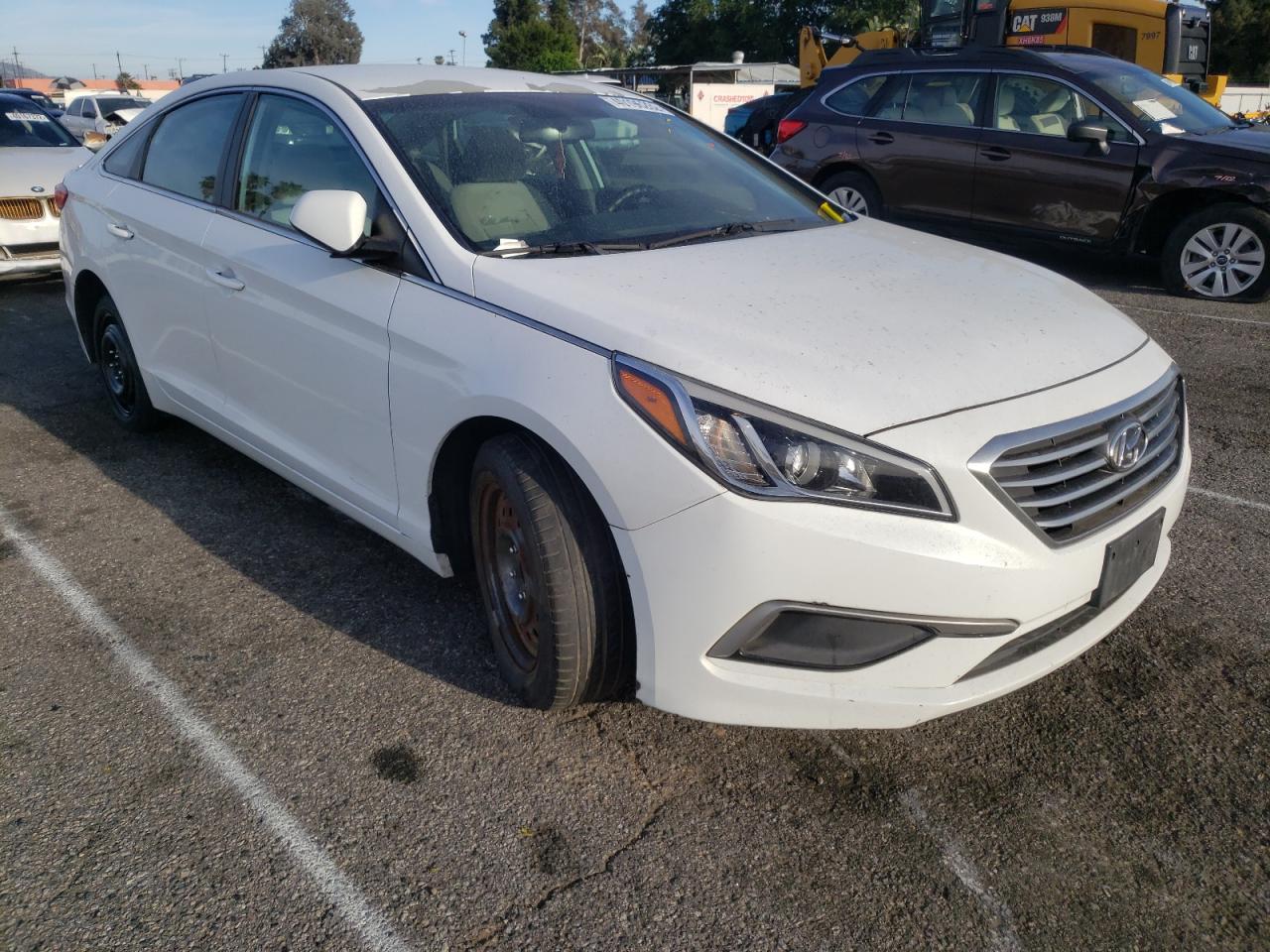 HYUNDAI SONATA SE 2016 with VIN 5NPE24AF1GH330849 - Photo from auction