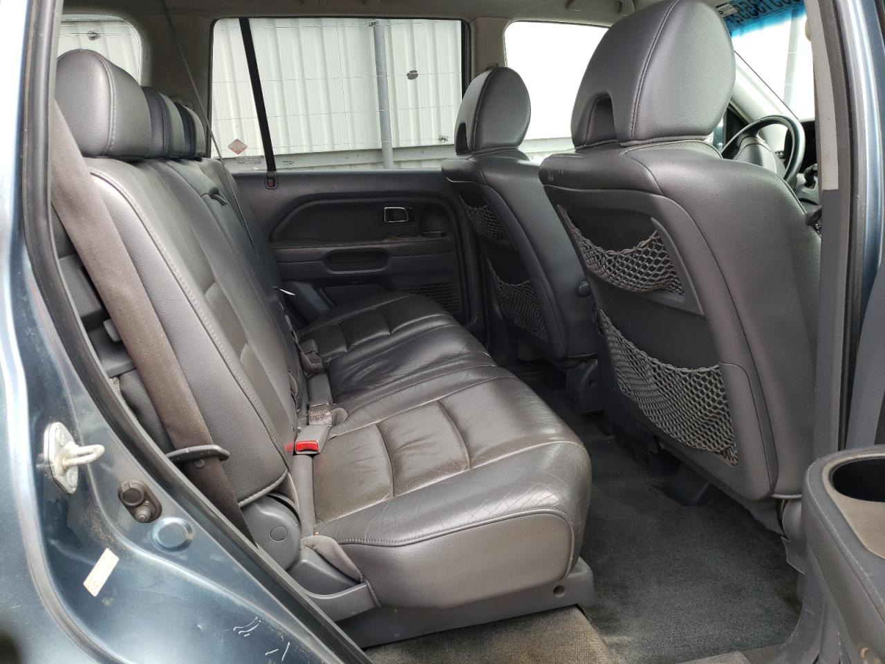 Photo 6 from auction – 2006 HONDA PILOT EX with VIN 2HKYF18526H557253