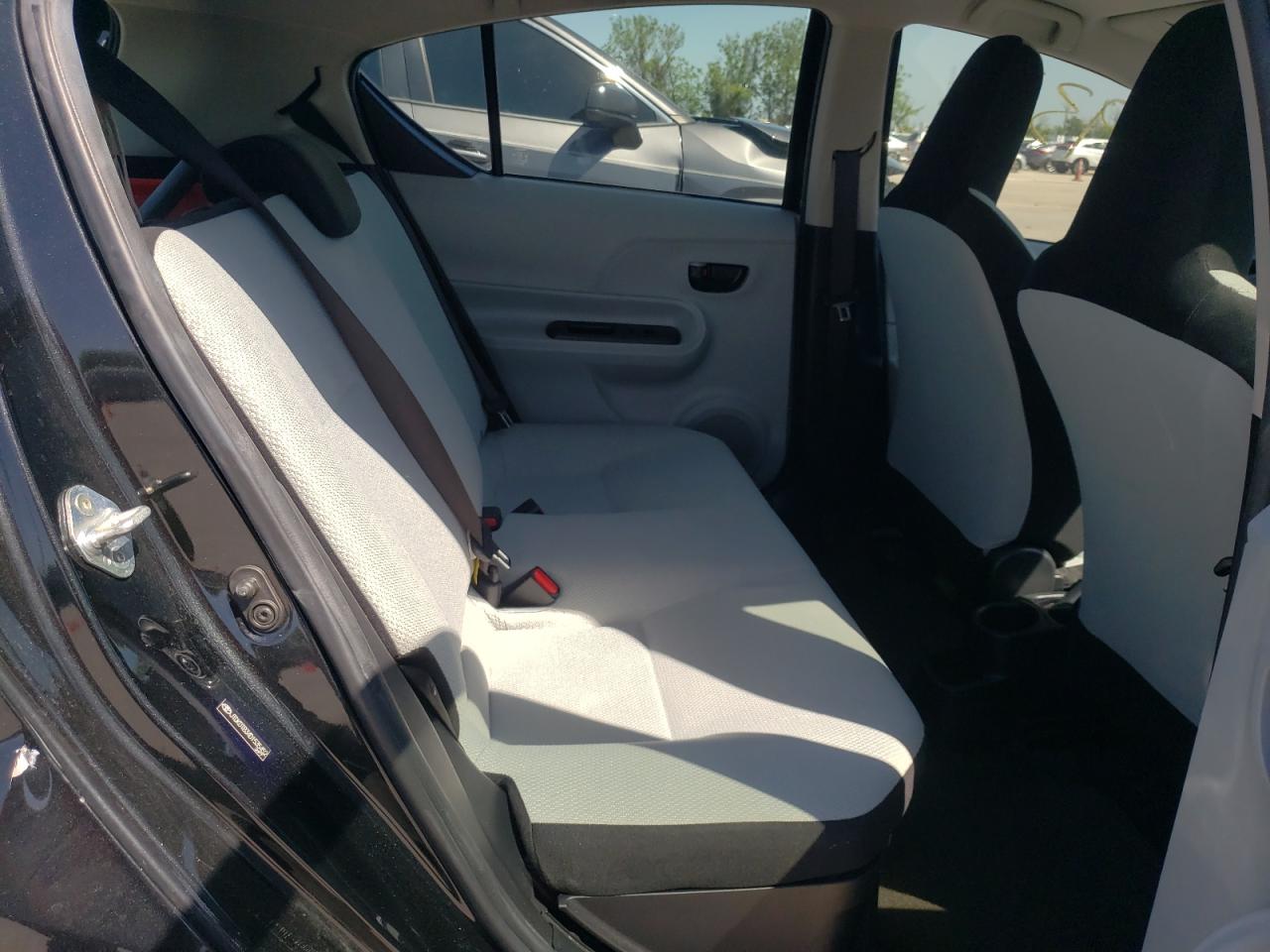 Photo 6 from auction – 2013 TOYOTA PRIUS C with VIN JTDKDTB34D1535452