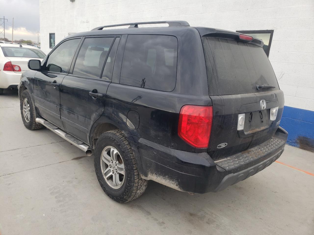 Photo 3 from auction – 2004 HONDA PILOT EXL with VIN 2HKYF18684H620121