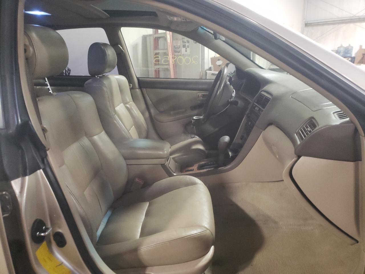 Photo 5 from auction – 1998 LEXUS ES300 with VIN JT8BF28GXW5038897