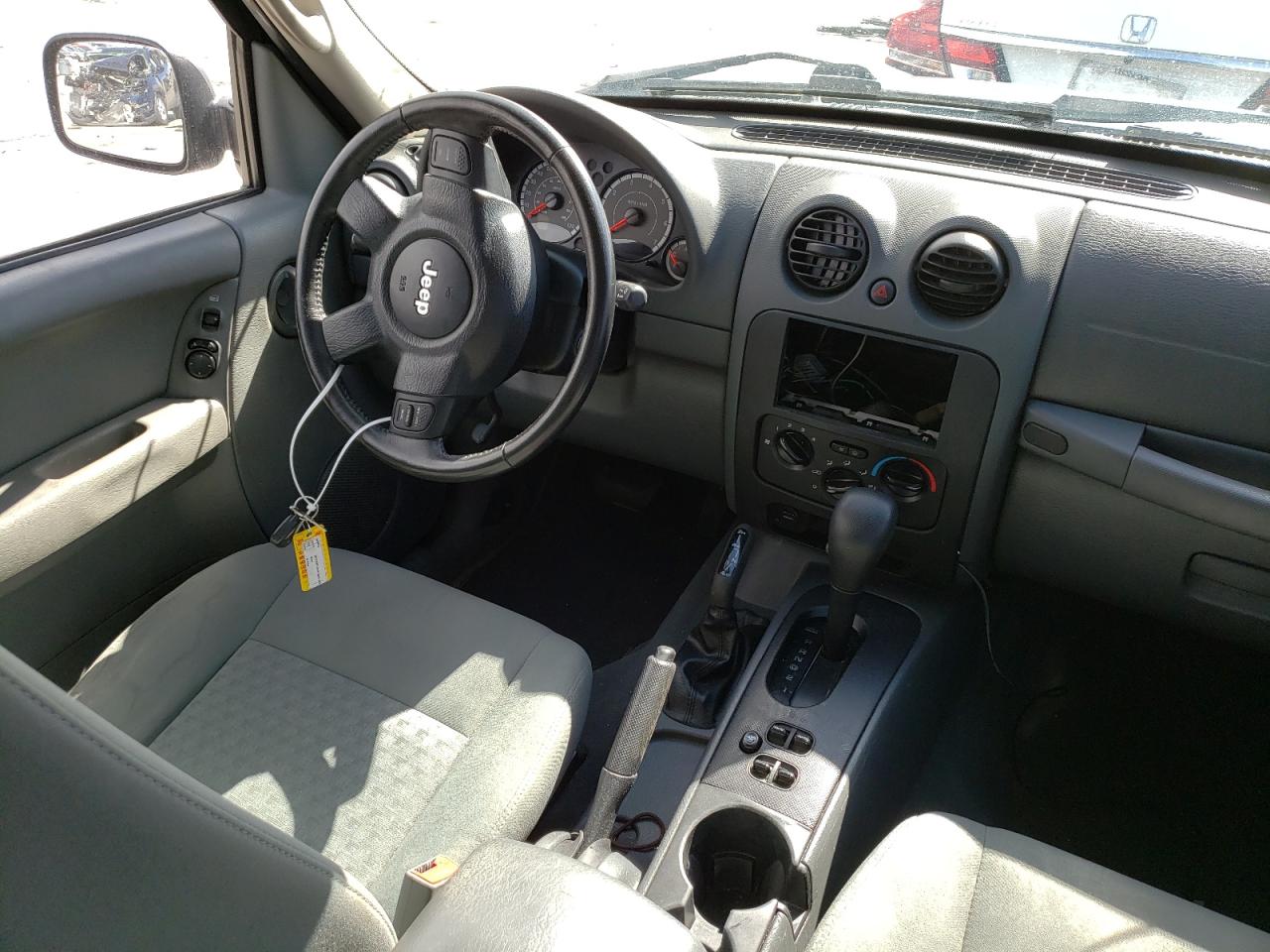 Photo 9 from auction – 2007 JEEP LIBERTY SP with VIN 1J4GL48K57W638698