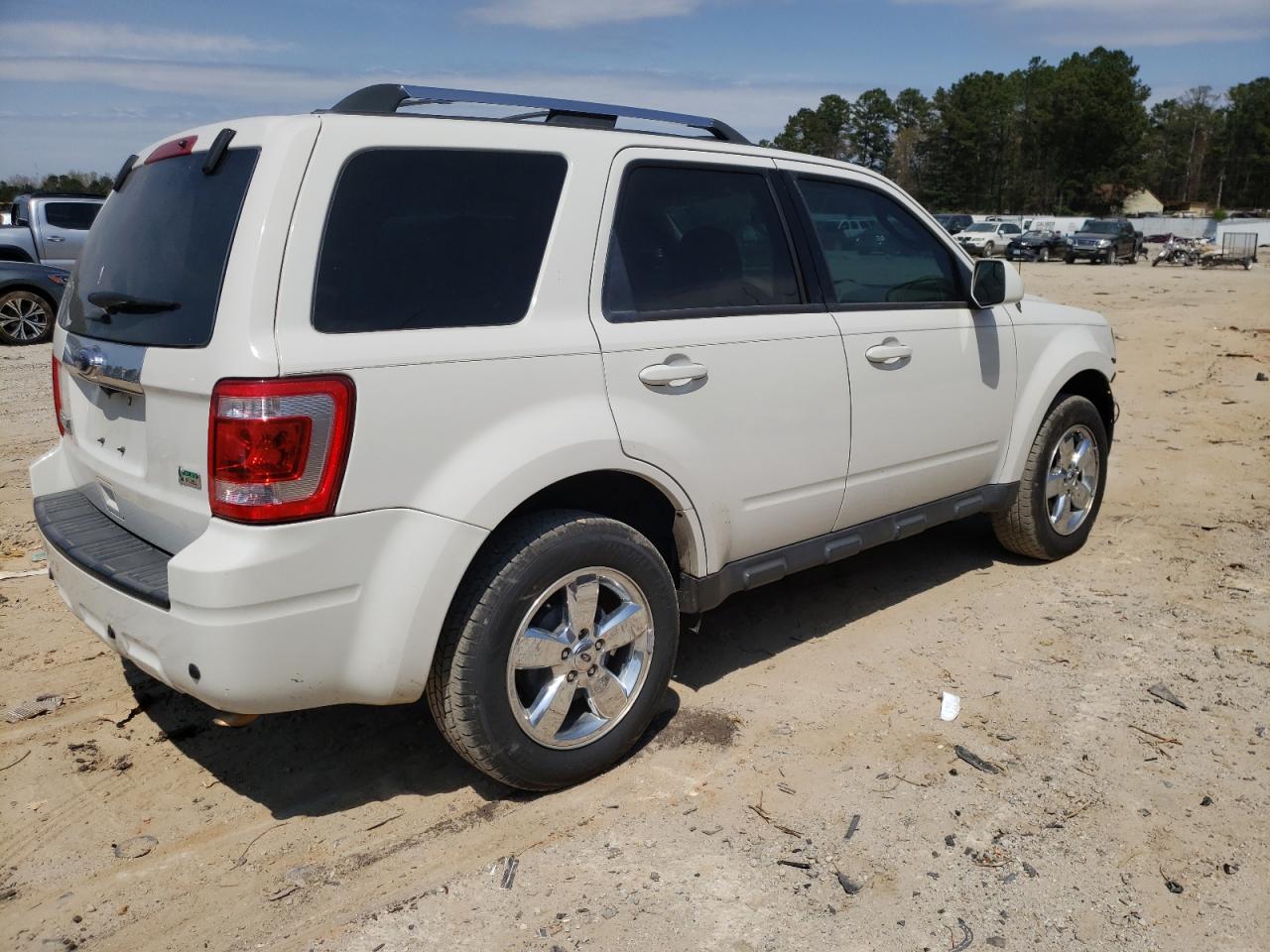 Photo 4 from auction – 2012 FORD ESCAPE LIM with VIN 1FMCU0EG8CKC75501