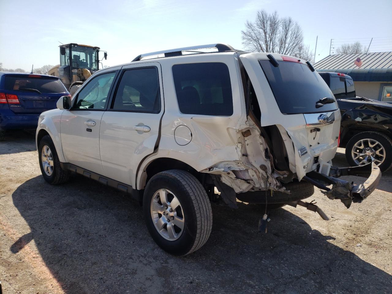 Photo 3 from auction – 2011 FORD ESCAPE LIM with VIN 1FMCU0EG3BKB33751