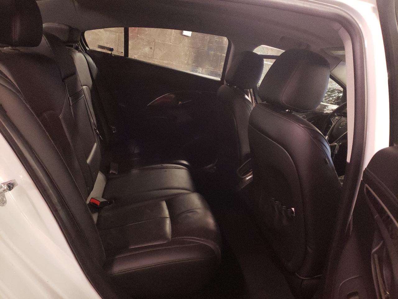 Photo 6 from auction – 2015 BUICK LACROSSE with VIN 1G4GB5G3XFF294529