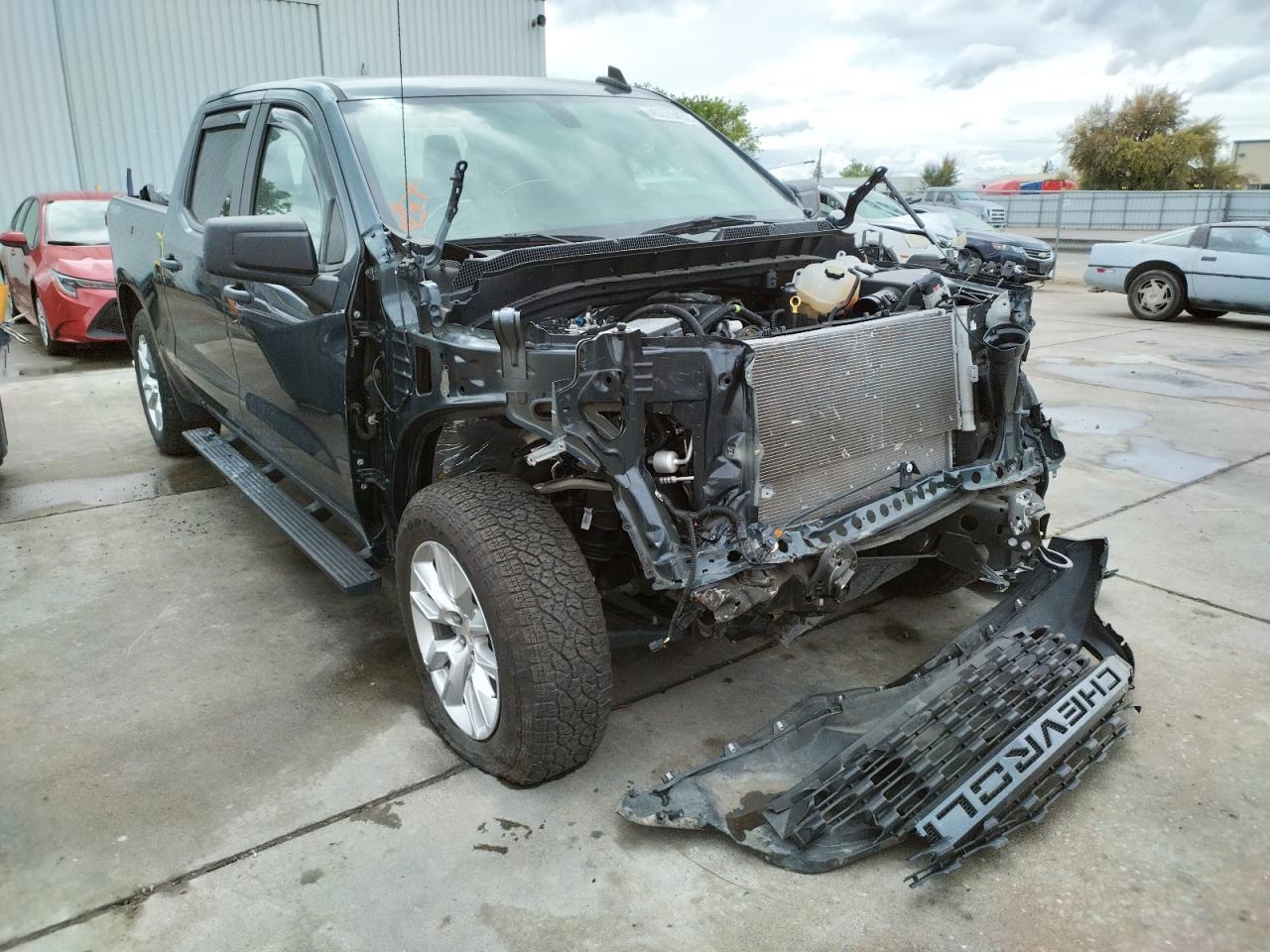 CHEVROLET SILVERADO 2019 with VIN 1GCPYBEH5KZ366584 - Photo from auction