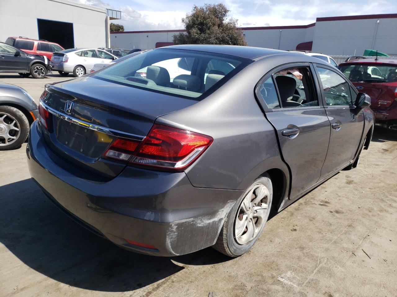 Photo 4 from auction – 2013 HONDA CIVIC LX with VIN 2HGFB2F59DH507680