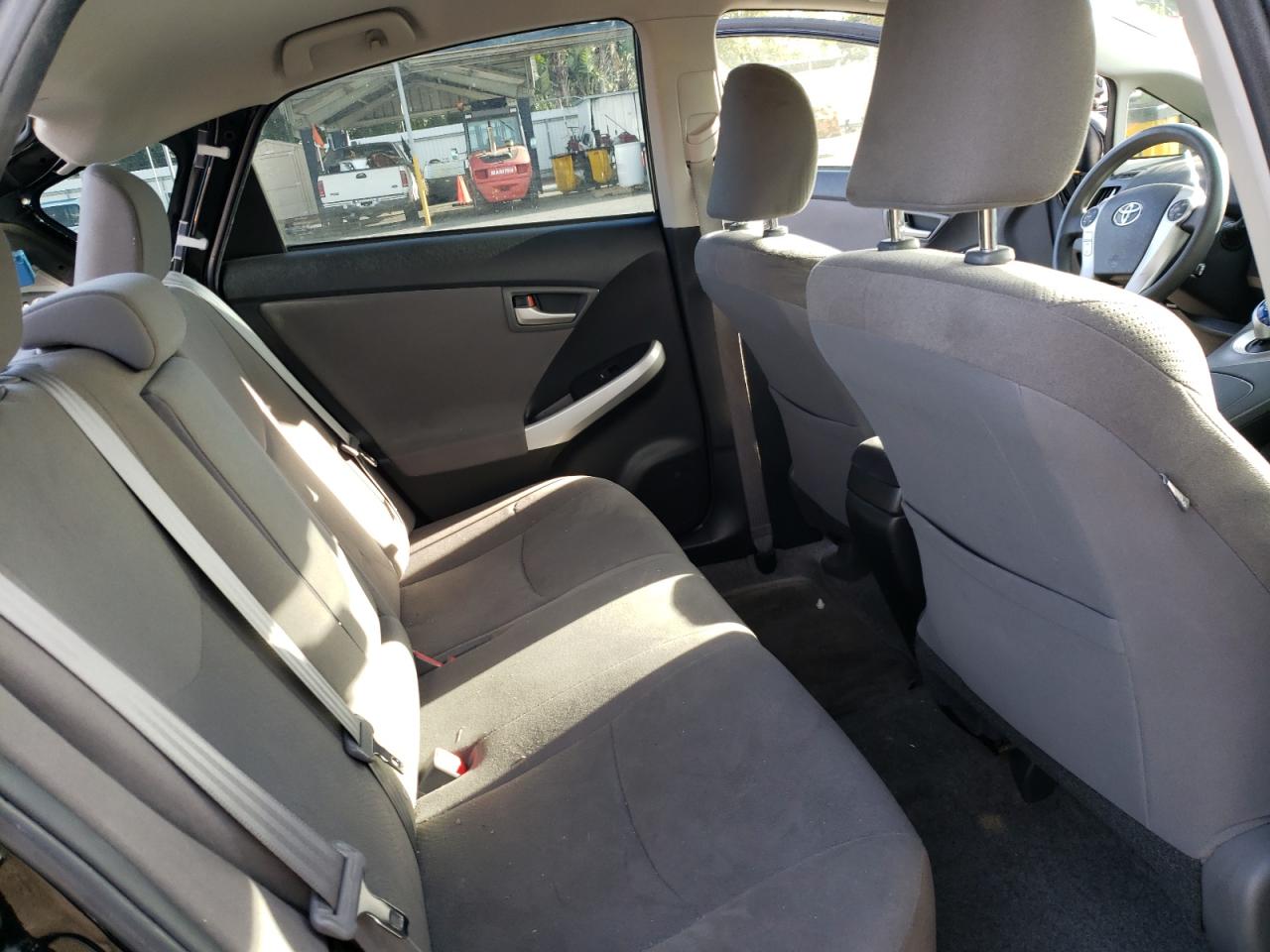 Photo 6 from auction – 2014 TOYOTA PRIUS with VIN JTDKN3DU8E0371956