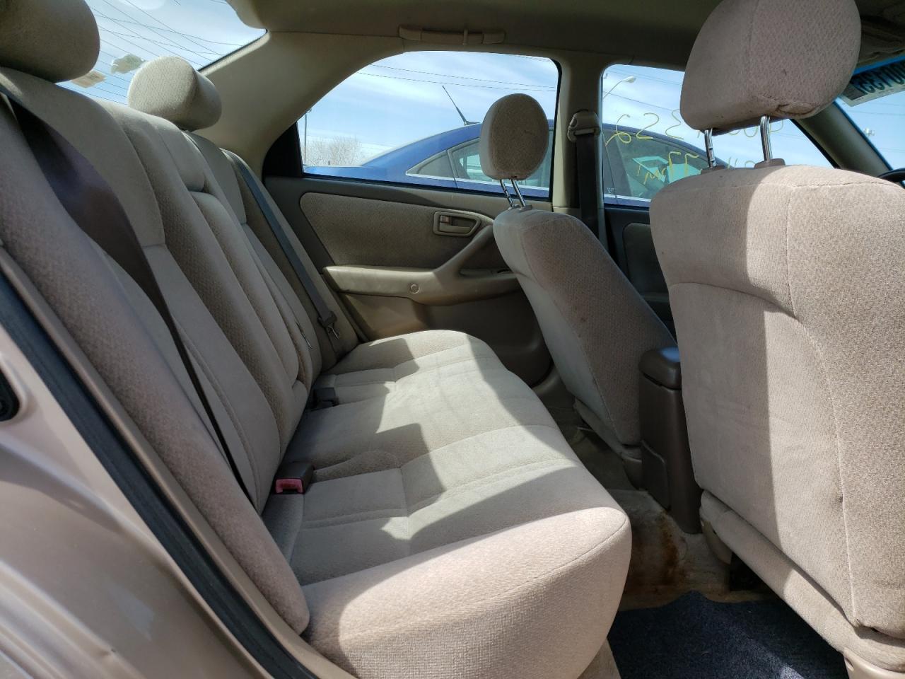 Photo 6 from auction – 2001 TOYOTA CAMRY CE with VIN 4T1BG22K21U034140