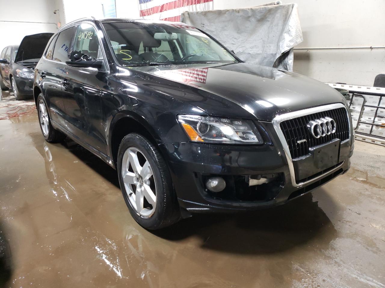 AUDI Q5 PREMIUM 2010 with VIN WA1LKAFP6AA057665 - Photo from auction
