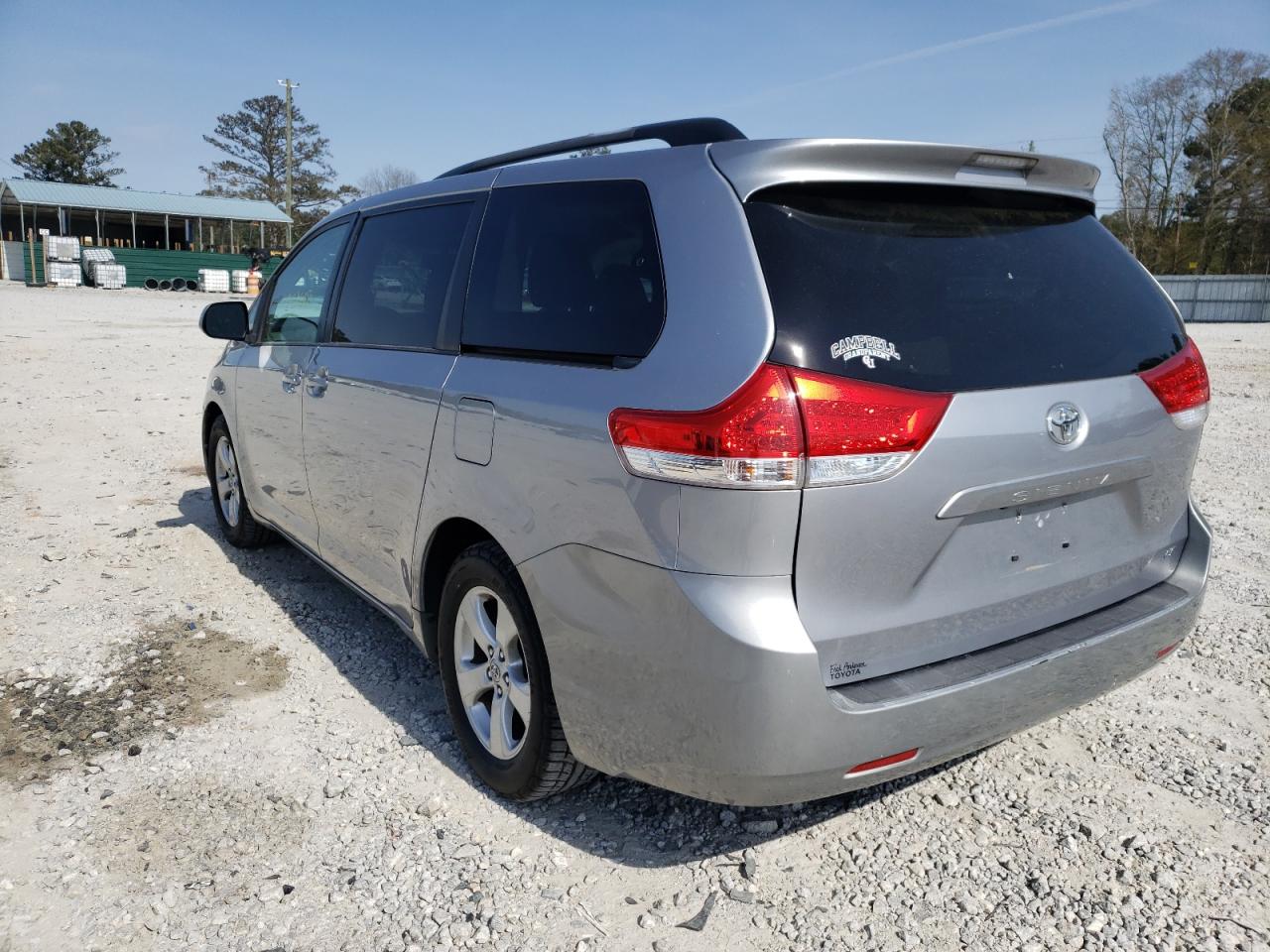 Photo 3 from auction – 2012 TOYOTA SIENNA LE with VIN 5TDKK3DC7CS204028