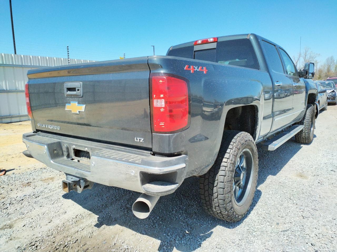 Photo 4 from auction – 2019 CHEVROLET SILVERADO with VIN 1GC1KTEY4KF106420