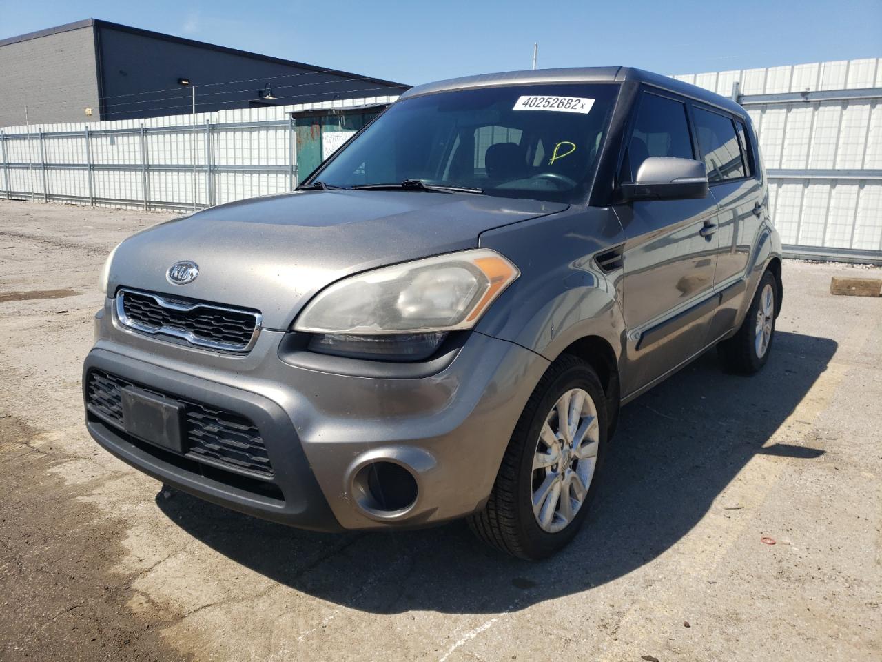 Photo 2 from auction – 2012 KIA SOUL + with VIN KNDJT2A61C7481155