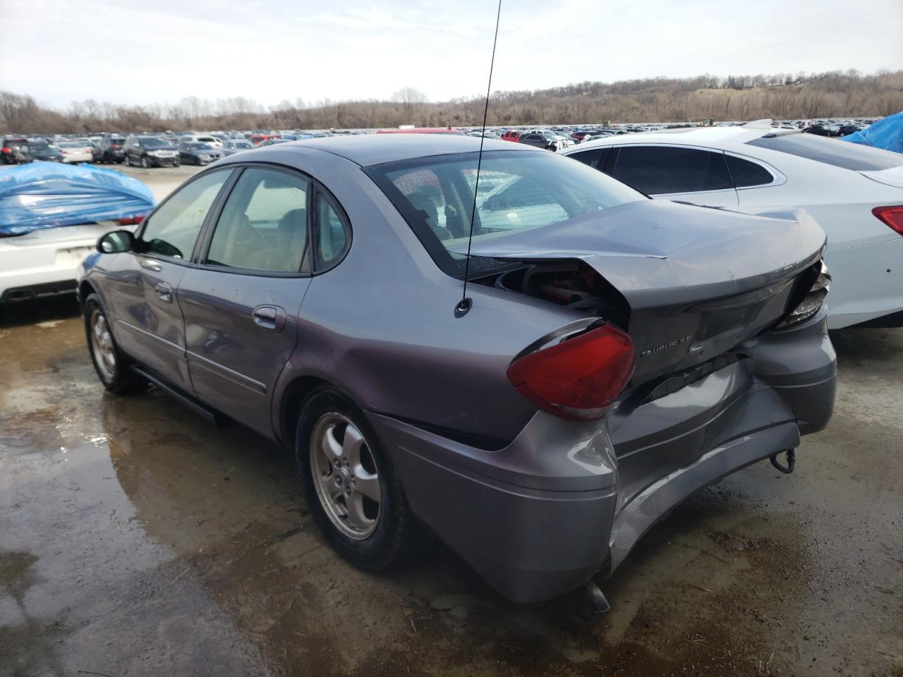 Photo 3 from auction – 2006 FORD TAURUS SE with VIN 1FAFP53U46A197507
