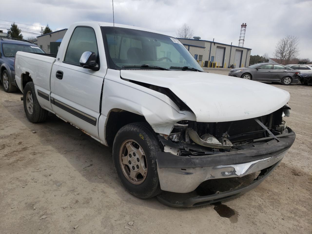 CHEVROLET SILVERADO 2000 with VIN 1GCEC14V5YZ143719 - Photo from auction