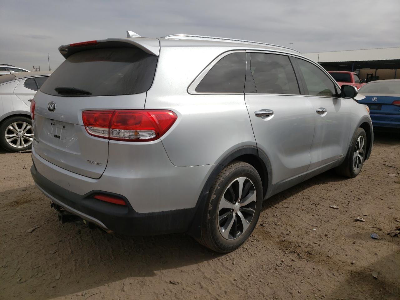 Photo 4 from auction – 2016 KIA SORENTO EX with VIN 5XYPHDA57GG118950