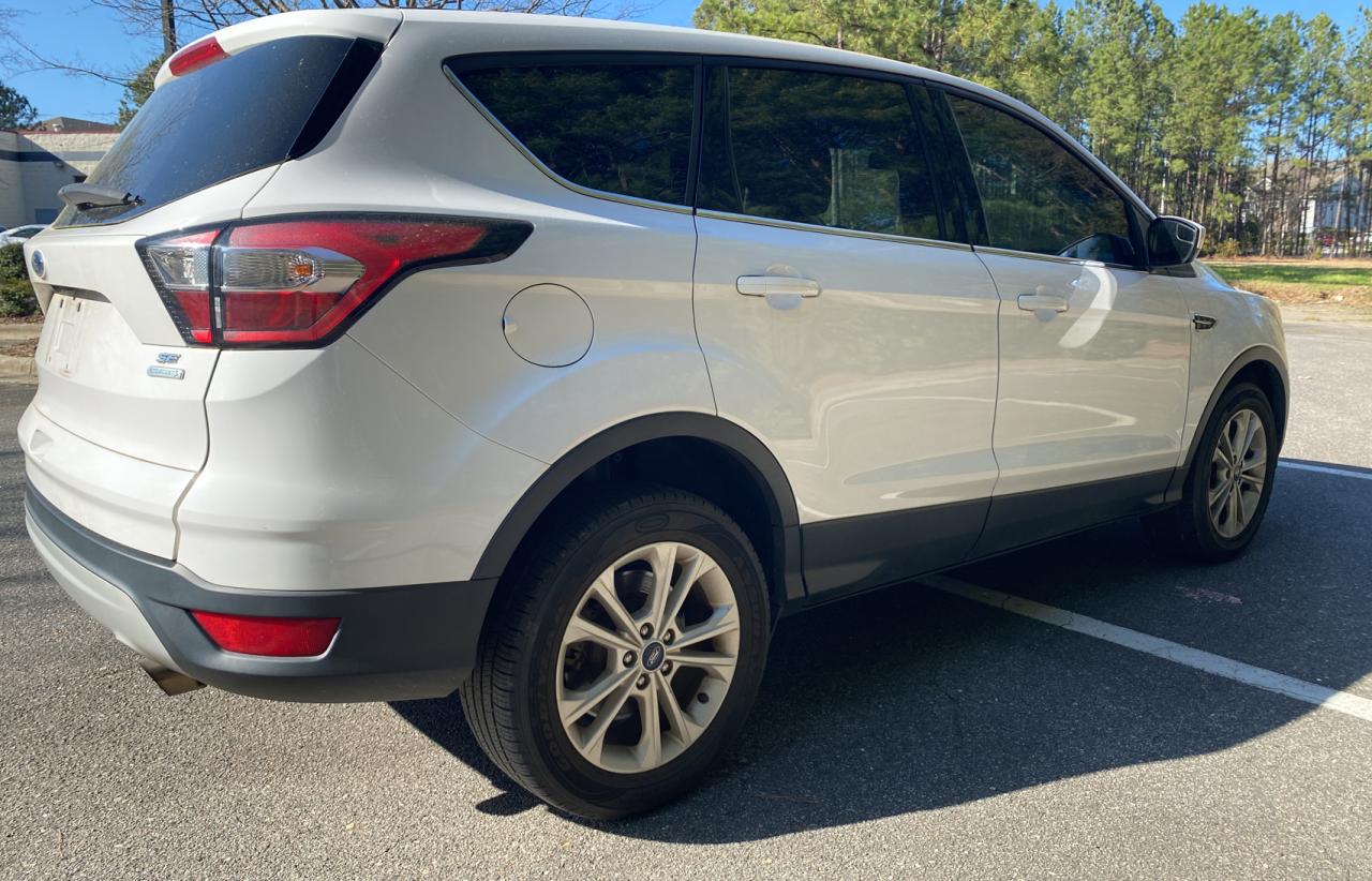 Photo 4 from auction – 2017 FORD ESCAPE SE with VIN 1FMCU0GD3HUD94491