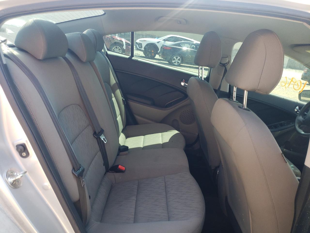Photo 6 from auction – 2015 KIA FORTE LX with VIN KNAFK4A68F5409757