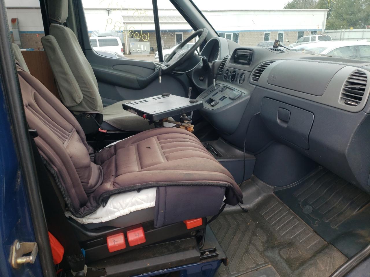Photo 5 from auction – 2006 FREIGHTLINER SPRINTER 2 with VIN WDYPD644065968117