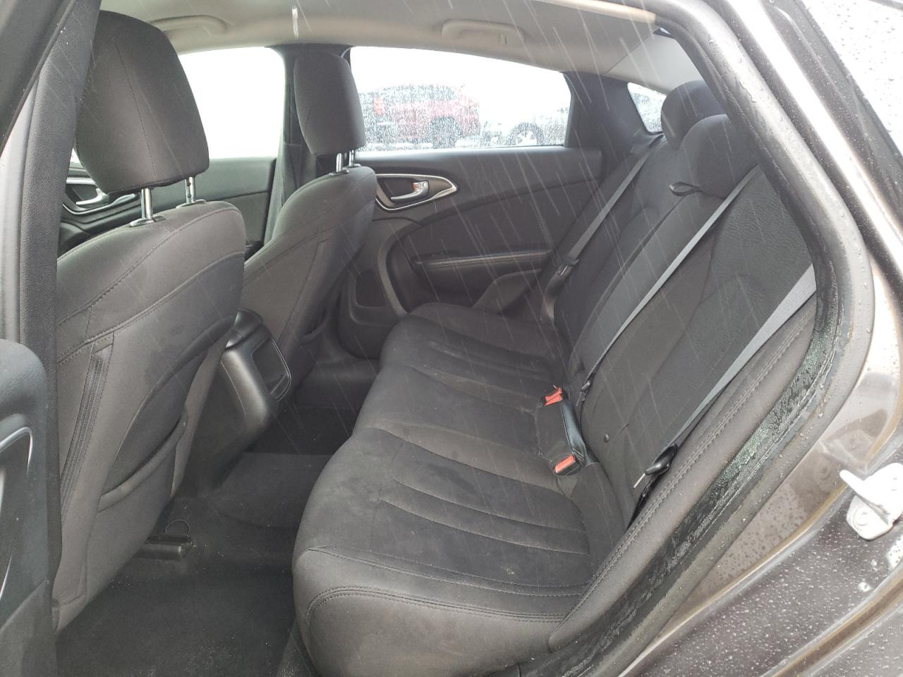 Photo 6 from auction – 2015 CHRYSLER 200 LIMITE with VIN 1C3CCCAB3FN742320
