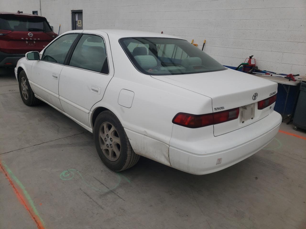 Photo 3 from auction – 1998 TOYOTA CAMRY LE with VIN JT2BF28K9W0091599