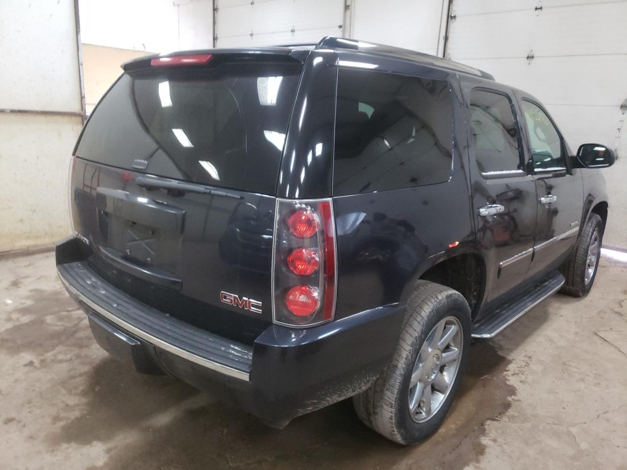 Photo 4 from auction – 2013 GMC YUKON DENA with VIN 1GKS2EEF4DR204626