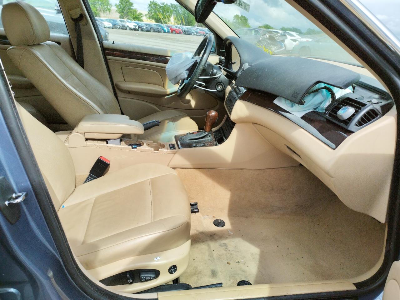Photo 5 from auction – 2003 BMW 330I with VIN WBAEV53443KM27402