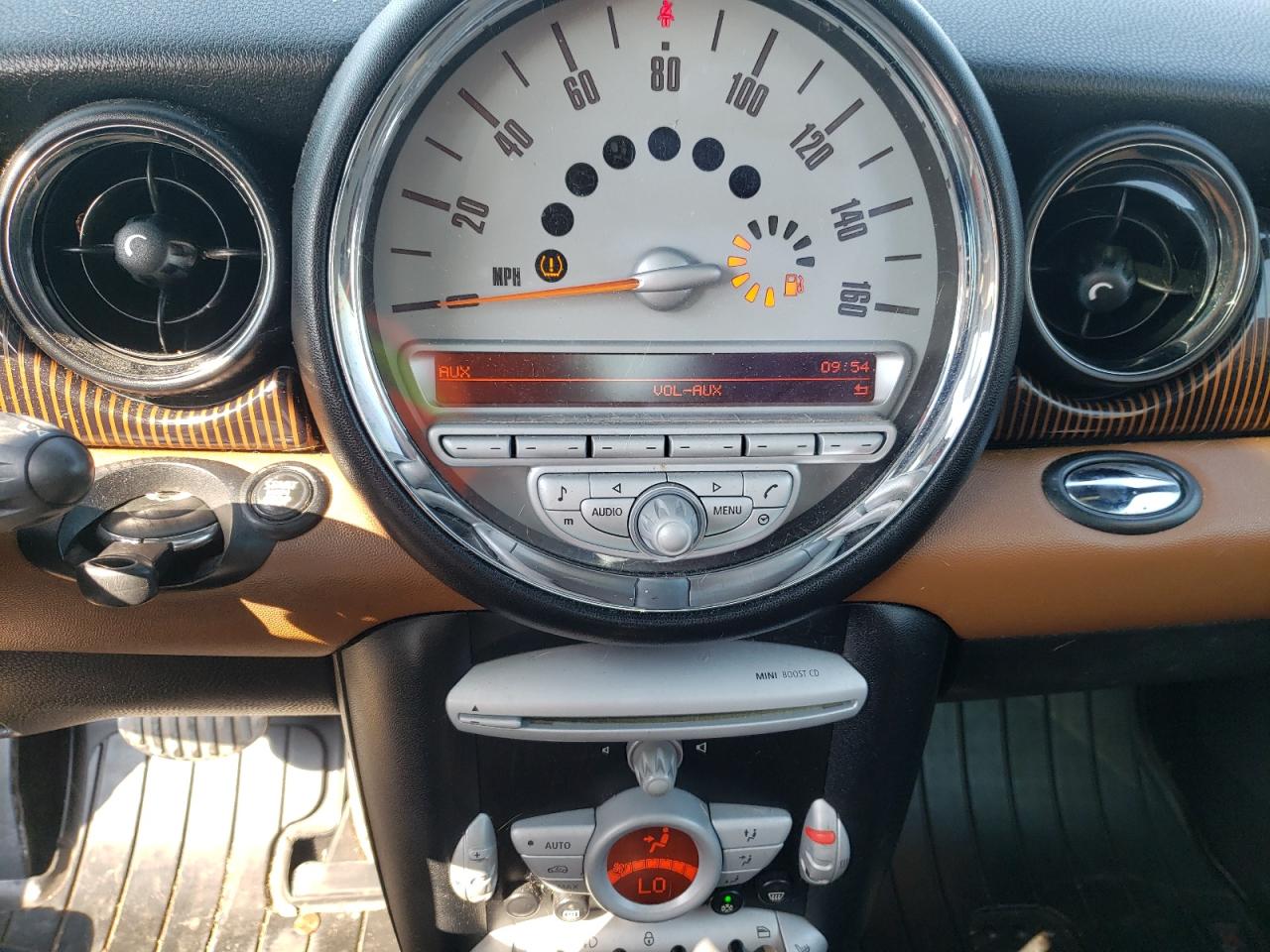Photo 9 from auction – 2010 MINI COOPER S with VIN WMWMF7C57ATZ34461