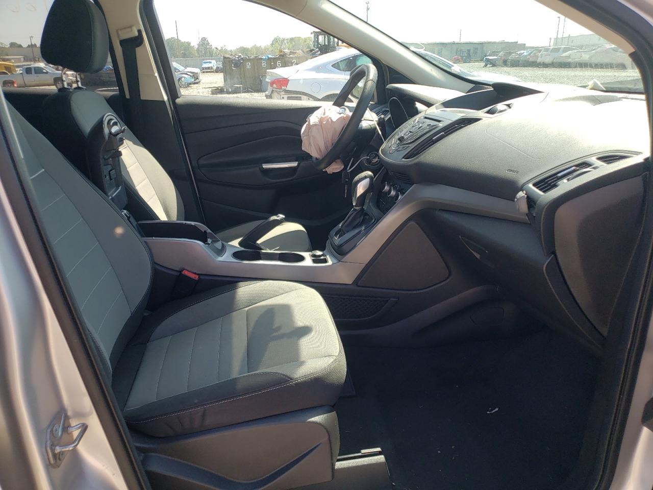 صورة رقم 5 من المزاد - 2014 FORD ESCAPE SE مع VIN 1FMCU0G98EUD73126