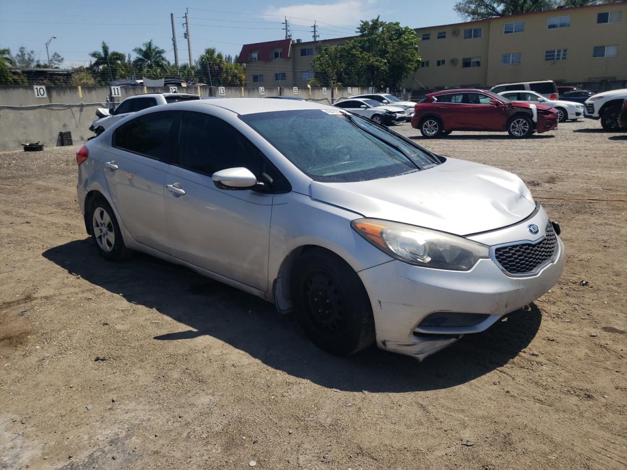 Zdjęcie 1 z aukcji – 2015 KIA FORTE LX z VIN KNAFK4A68F5409757