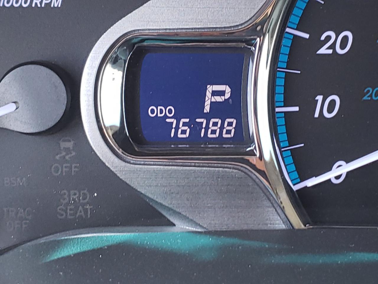 Photo 8 from auction – 2014 TOYOTA SIENNA XLE with VIN 5TDYK3DC6ES427237