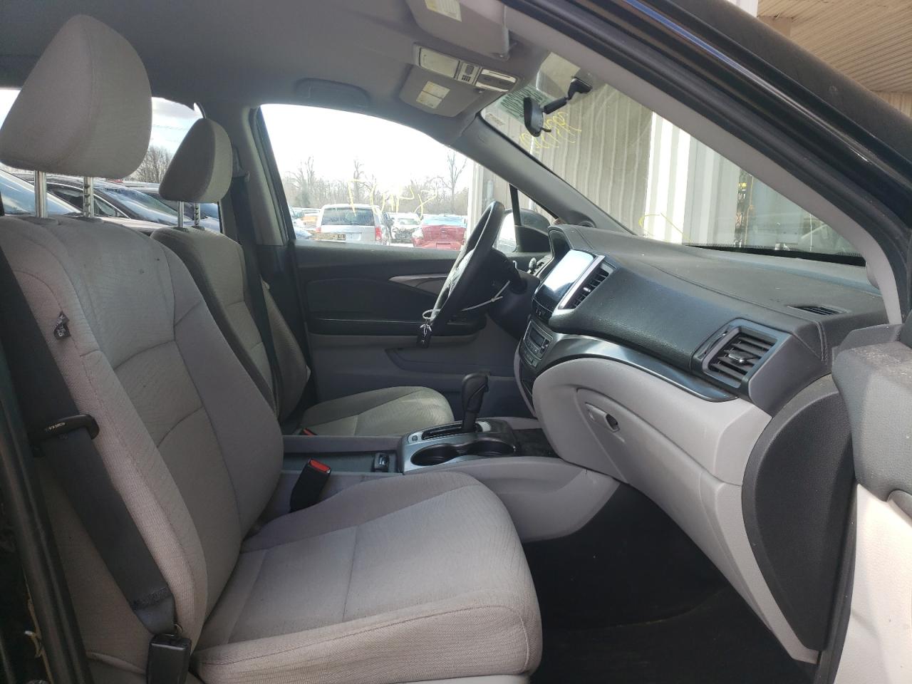Photo 5 from auction – 2018 HONDA PILOT EX with VIN 5FNYF6H31JB045616