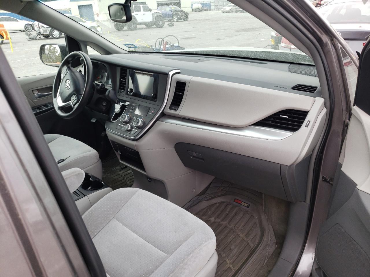 Photo 9 from auction – 2015 TOYOTA SIENNA LE with VIN 5TDKK3DC9FS620828