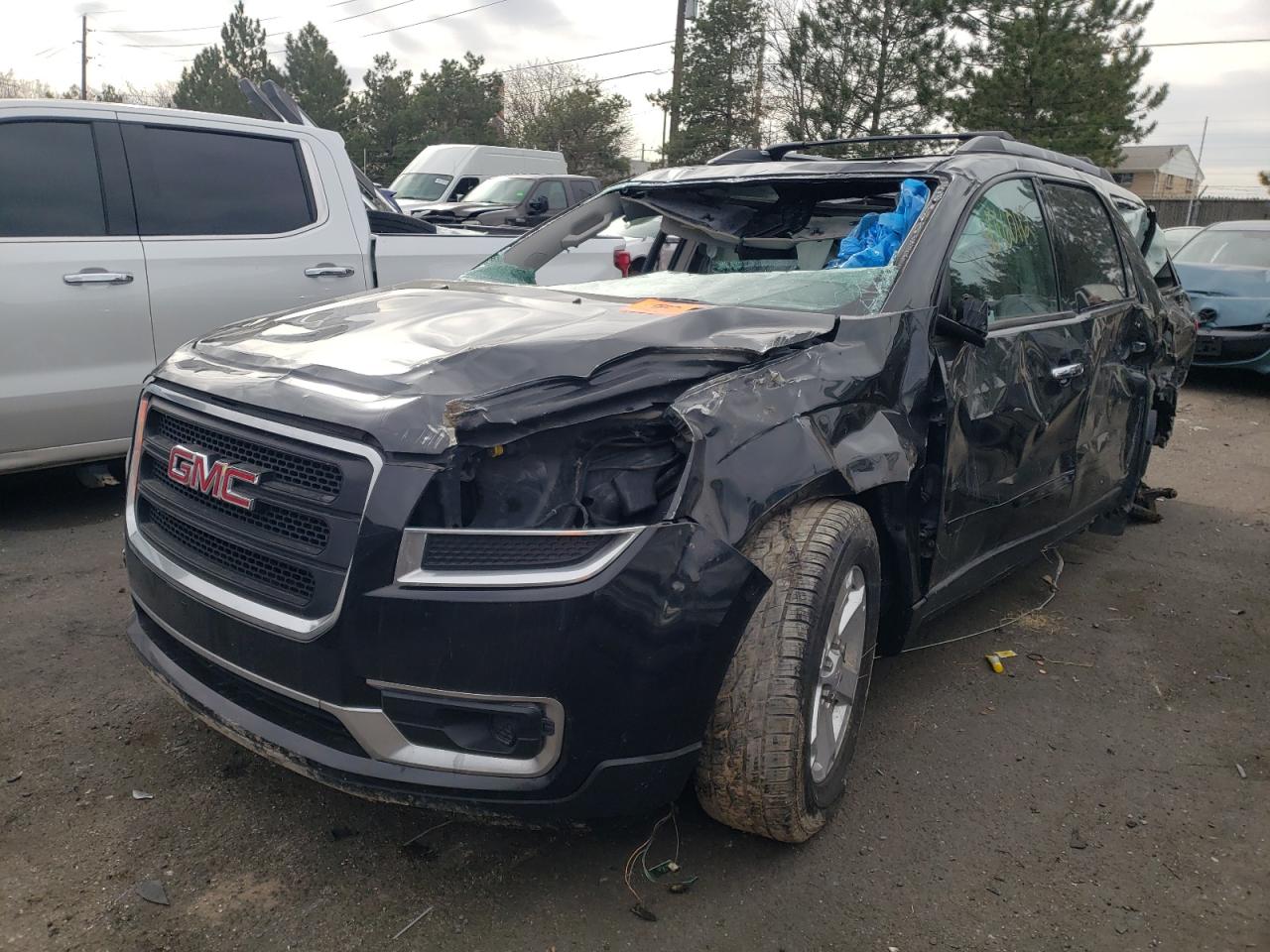 Photo 2 from auction – 2014 GMC ACADIA SLE with VIN 1GKKVPKD5EJ320875