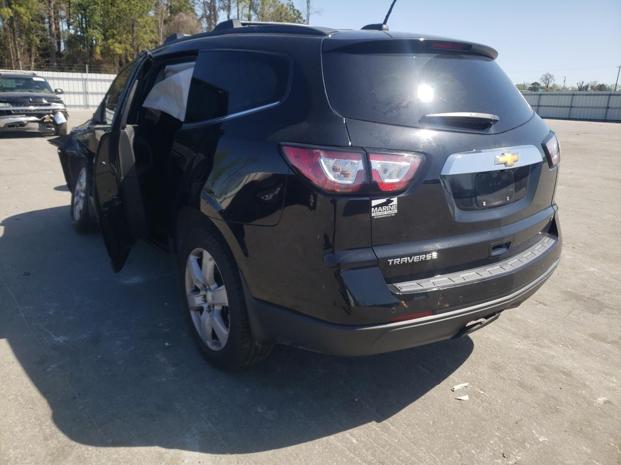 Photo 3 from auction – 2017 CHEVROLET TRAVERSE L with VIN 1GNKRGKD5HJ107078