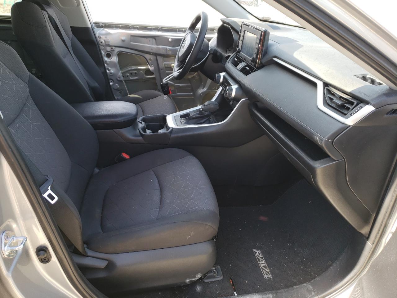 Photo 5 from auction – 2019 TOYOTA RAV4 XLE with VIN 2T3P1RFVXKW069232
