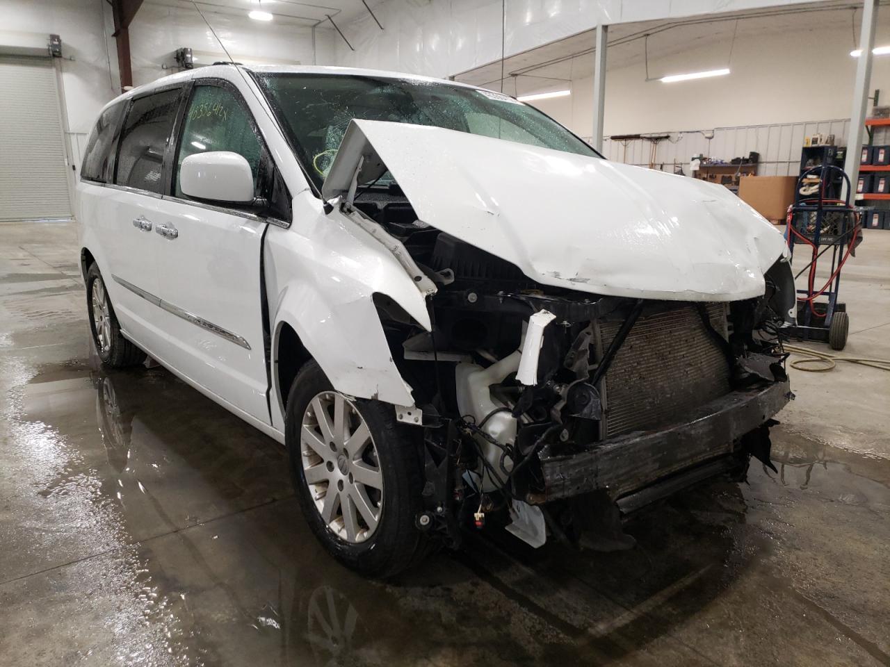CHRYSLER TOWN & COU 2016 with VIN 2C4RC1BG4GR303538 - Photo from auction